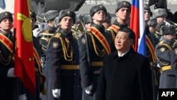 俄罗斯仪仗队在莫斯科伏努科沃国际机场为中国领导人习近平的到访举行欢迎仪式。（2023年3月20日）