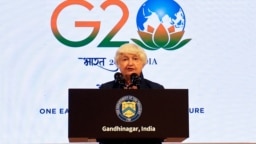 美国财政部长珍妮特·耶伦于2023年7月16日在印度甘地讷格尔举行的G20财长和央行行长会议期间在新闻发布会上发表讲话。（路透社照片）