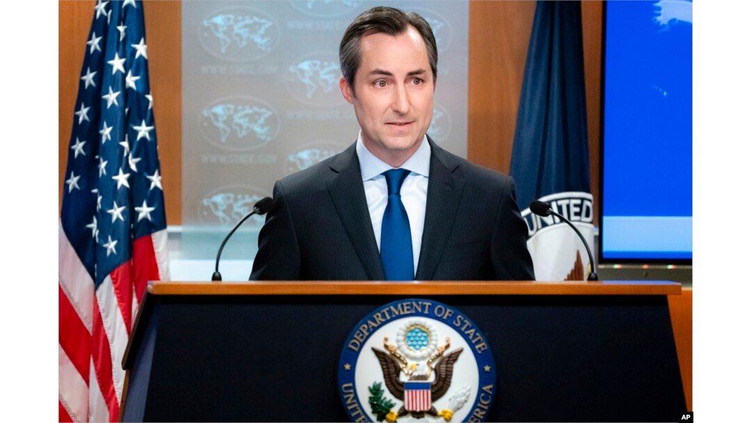 Juru bicara Departemen Luar Negeri Matthew Miller dalam jumpa pers di Departemen Luar Negeri di Washington, DC, 18 Juli 2023. (AP/Nathan Howard)