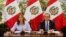 La Presidenta de Perú, Dina Boluarte, y el primer Ministro Alberto Otarola, se dirigen a los medios de comunicación en Lima, Perú, el 10 de febrero de 2023.