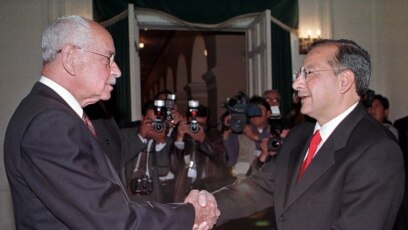 Penzionsani američki diplomata optužen za špijunažu