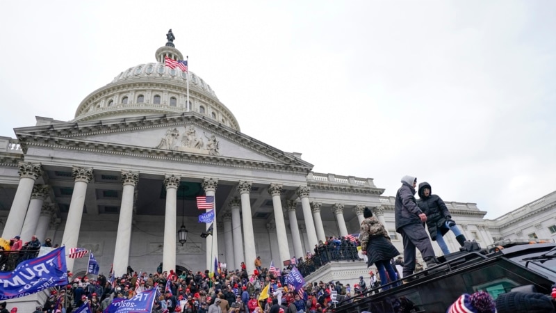 US Capitol riot fugitive seeks asylum in Canada