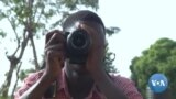 No Gana, fotojornalista inspira estudantes surdos a explorar a narrativa visual