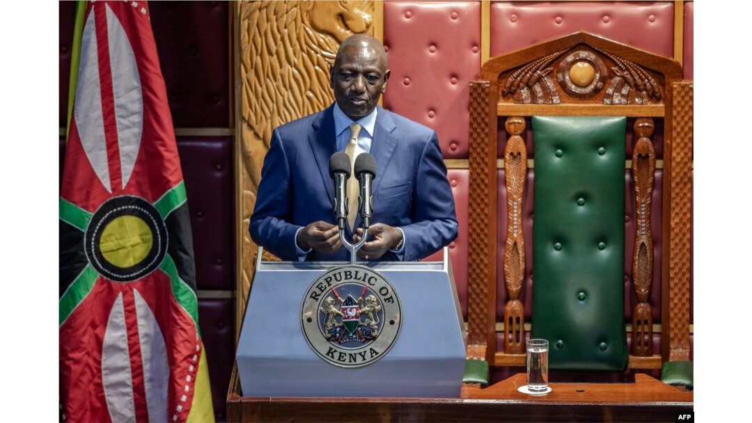 Presiden Kenya William Ruto menyampaikan pidato kenegaraan di Parlemen Kenya di Nairobi, 9 November 2023. (LUIS TATO / AFP)