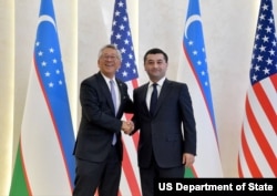U.S. Assistant of State for South and Central Asian Affairs Donald Lu shakes hands with Uzbek Minister of Foreign Affairs Bakhtiyor Saidov, Tashkent, Uzbekistan, Nov. 7, 2023.