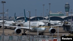 Pesawat Cathay Pacific di Bandara Internasional Hong Kong, Tiongkok, 7 Agustus 2024. (Tyrone Siu/REUTERS)