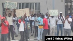 Manifestação de ex-trabalhadores da Empresa Transporte Público da Beira (TΡB)