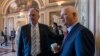 Demokratski senatori Tim Kejn i Ben Kardin, obojica članovi Odbora za spoljne odnose, na Kapitol Hilu u Vašingtonu, 3. avgust, 2017. (Foto: AP/J. Scott Applewhite)