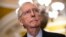 资料照片：美国参议院共和党领袖米奇·麦康奈尔。（2024年2月27日）