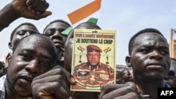 Le Niger, le Burkina Faso, la Guinée et le Mali ont récemment connu des putschs, dont les auteurs dénoncent notamment la présence de troupes française et l'influence de Paris en Afrique.