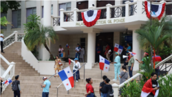 Organizaciones civiles se mantienen en vigilia permanente en el edificio de la Corte Suprema de Justicia en la Ciudad de Panamá.