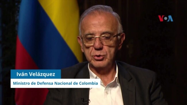 Ministro de Defensa colombiano, Iván Velásquez, habla con la VOA