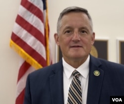 U.S. Congressman Bruce Westerman, Chairman of House Committee on Natural Resources, talks to VOA on July 18, 2023. (Natalie Liu/VOA)