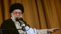 İran'ın dini lideri Ayetullah Ali Hamaney, “Bu yıkıcı deprem (Hamas'ın saldırısı) İsrail'deki bazı kritik yapıları tahrip etti, bunların onarımı kolay olmayacak. Bu felaketin suçlusu Siyonist rejimin kendi eylemleridir” şeklinde konuştu.