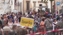 Roma’ya rekor düzeyde turist akını kentte günlük hayatı zorlaştırıyor 