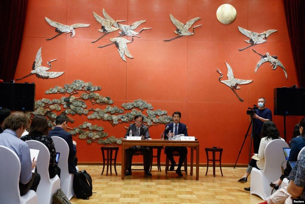 中国负责斡旋俄乌冲突的欧亚事务特使李辉在北京举行的一个新闻发布会上讲话。（2023年6月2日）(photo:VOA)