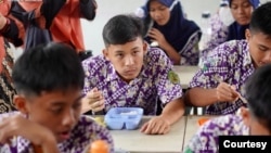 Simulasi Makan Siang Gratis di SMPN 2 Curug, Tangerang. (Sumber: ekon.go.id)