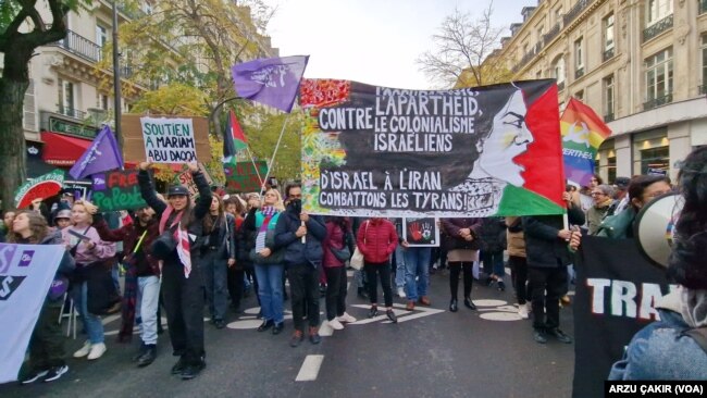 Paris'te her cumartesi yapılan Filistin'e destek gösterisine katılım artıyor