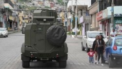 Ecuador sigue en vilo. Falsa alerta de bomba y explosión controlada.