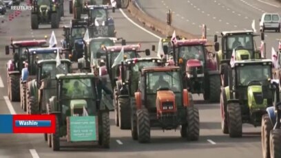 Fransa’da çiftçiler Paris’i kuşatmak için yolda