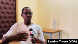 Dr Abdoulye Siri, économiste, enseignant-chercheur à l’université de Ouagadougou, Ouagadougou, le 26 novembre 2023. (VOA/Lamine Traoré)