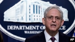 ARCHIVO - El secretario de Justicia de Estados Unidos, Merrick Garland, habla durante una conferencia de prensa en el Departamento de Justicia en Washington, el 14 de abril de 2023.