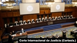 ARCHIVO - Jueces de la Corte Internacional de Justicia participan en una audiencia pública sobre el diferendo marítimo entre Colombia y Nicaragua, del 4 de diciembre de 2022.