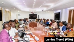 Le conseil des ministres qui a décidé de l’accord transactionnel, Ouagadougou, le 8 janvier 2024. (VOA/Lamine Traoré)