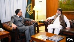 Pakistani Foreign Minister Jalil Abbas Jilan meets with Afghanistan's acting Commerce Minister Alhaji Nuruddin Azizi on Nov. 13, 2023, in Islamabad. (Pakistan Ministry of Foreign Affairs)