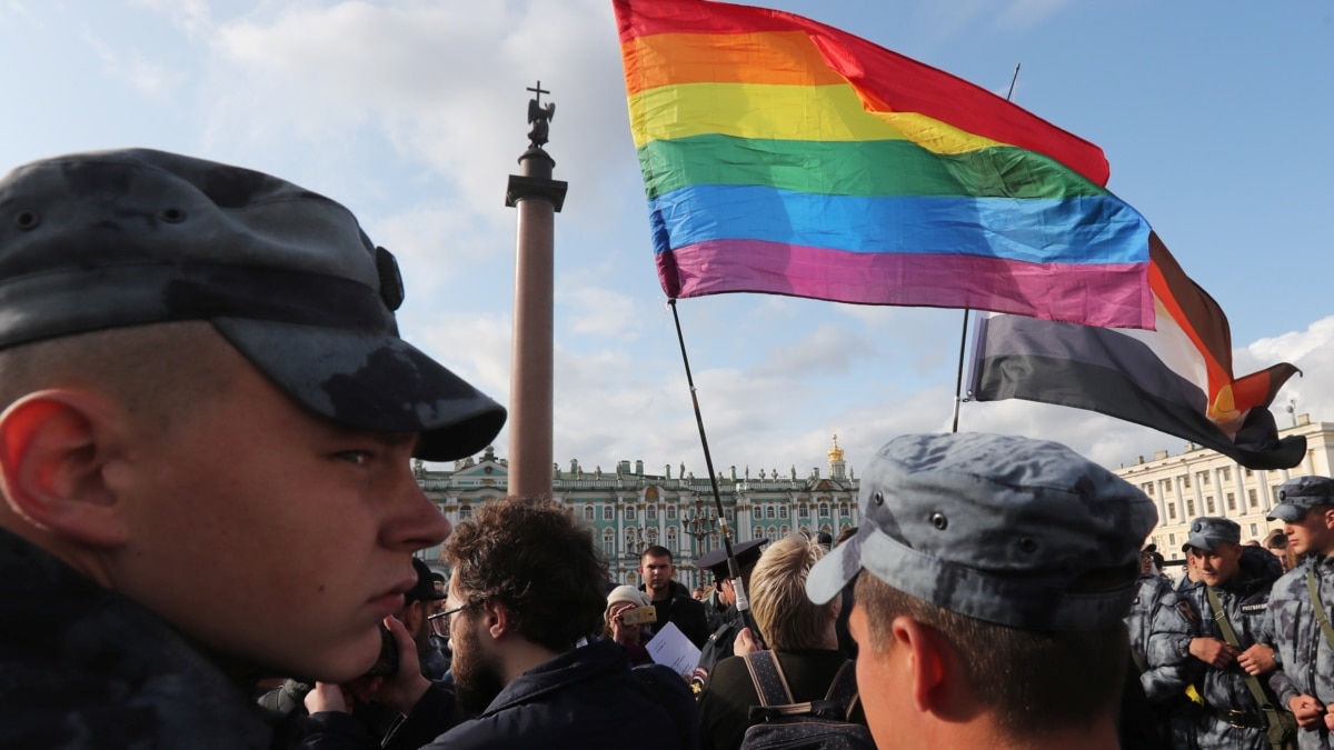 Запрет «ЛГБТ-движения» в России и его последствия