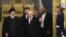 블라디미르 푸틴(가운데) 러시아 대통령과 에브라힘 라이시(왼쪽) 이란 대통령이 7일 크렘린궁에서 회동하고 있다.