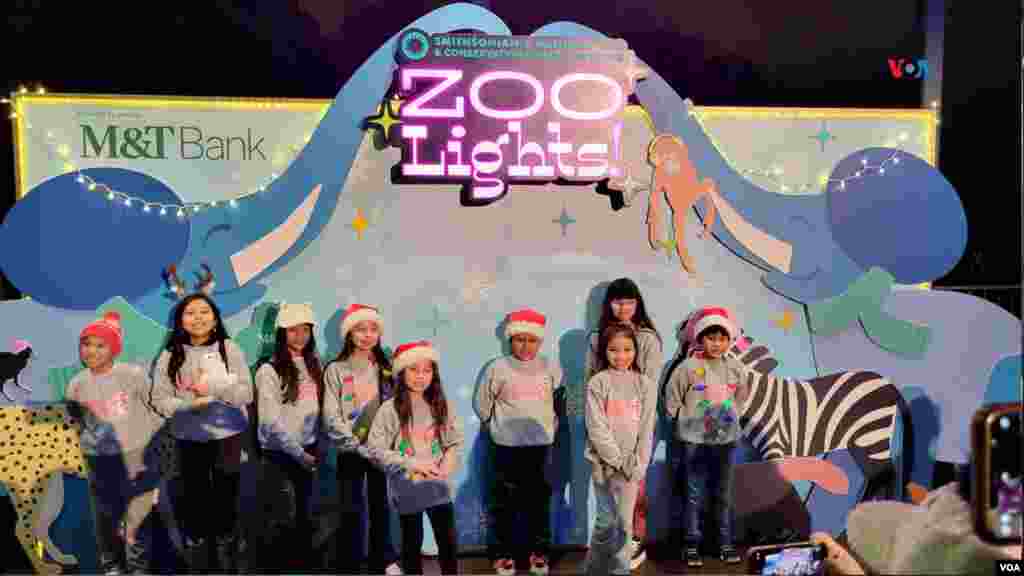 El espectáculo Zoolights es visitado anualmente por miles de niños que se llevan siempre una sonrisa y un buen recuerdo en plena temporada navideña.