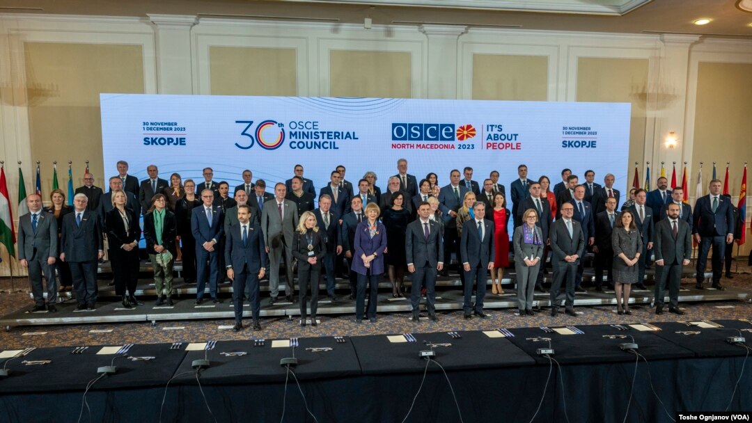 OSCE 30th Ministry Council in Skopje, North Macedonia / Министерски совет на ОБСЕ во Скопје. Фамилијарна фотографија и неформална вечера.