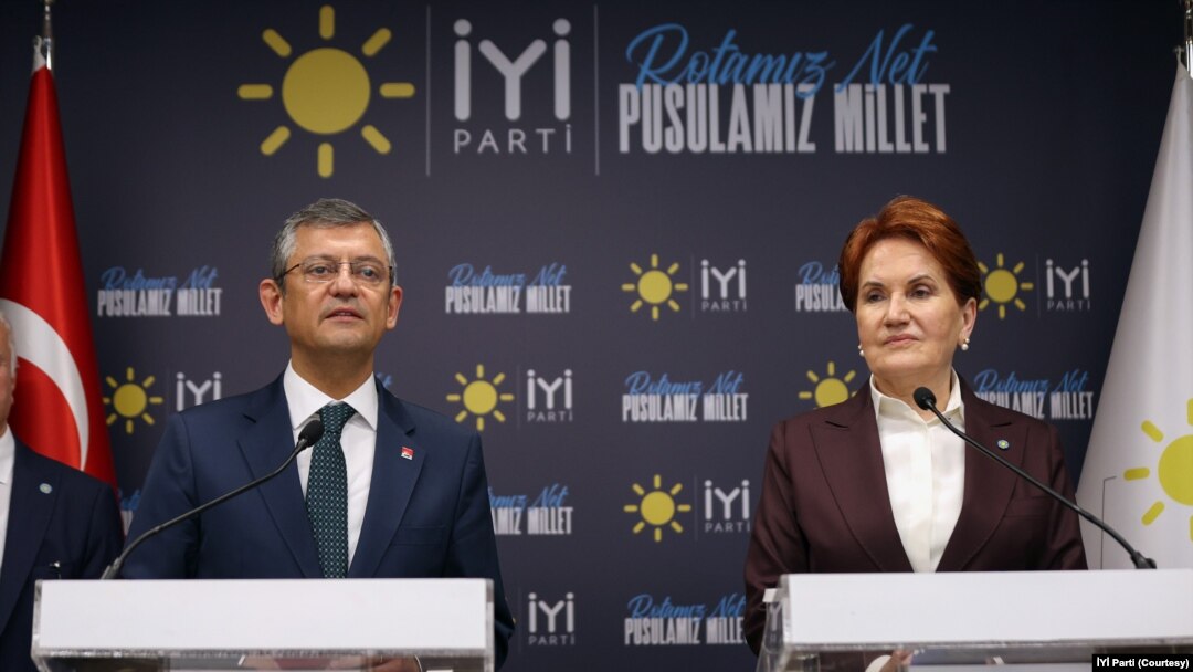 CHP Genel Başkanı Özgür Özel, İyi Parti Genel Başkanı Meral Akşener ile bir araya geldi.