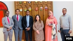 Qaar ka mid ah xubnaha wafdiga Wasiiru-dowlaha Wasaaradda Tamarta iyo Kheyraadka Biyaha Somalia ee tagay Canada iyo saraakiil ka tirsan dowladda Canada.