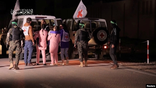https://gdb.voanews.com/01000000-c0a8-0242-2e06-08dbf00f2ec3_w650_r1_s.jpg