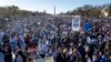 Sekitar sepuluh ribu orang berkumpul di National Mall di Washington, pada 14 November 2023, untuk menunjukkan solidaritas terhadap Israel dalam acara March for Israel. (Foto: AP/Mark Schiefelbein)