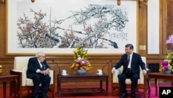 Henry Kissinger në takimin me Presidentin kinez Xi Jinping, në Pekin (20 korrik 2023)