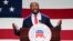 ARCHIVO - El candidato presidencial republicano, el senador Tim Scott, habla en la cena Lincoln 2023 del Partido Republicano de Iowa en Des Moines, Iowa, el 28 de julio de 2023.