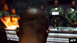 Depuis l'arrestation de Stanis Bujakera, également correspondant de l'agence de presse internationale Reuters et directeur adjoint du média en ligne congolais Actualité.cd, les appels se sont multipliés, en vain, pour sa libération. (Photo MARCO LONGARI / AFP)