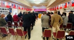 10月10日上午11点，“双十国庆大会”在旧金山国父纪念馆举行，大家起立，一起唱中华民国国歌