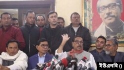 বাংলাদেশ আওয়ামী লীগের ধানমন্ডি কার্যালয়ে আওয়ামী লীগের সাধারণ সম্পাদক ওবায়দুল কাদের।