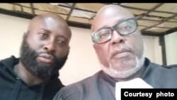 RYves Kibouy Bershu, aussi connu sous le nom de Steve Akam et le pseudonyme de Ramon Cotta sur les réseaux, avait pu rencontrer l'un de ses avocats, Me Hippolyte Tiakouang Meli, au Tribunal militaire de Yaoundé le 20 août 2024.