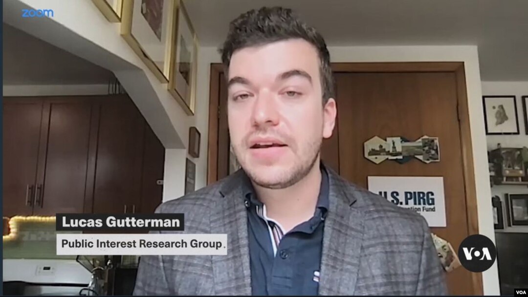 Lucas Gutterman, direktur proyek di Public Interest Research Group.(VOA Video)