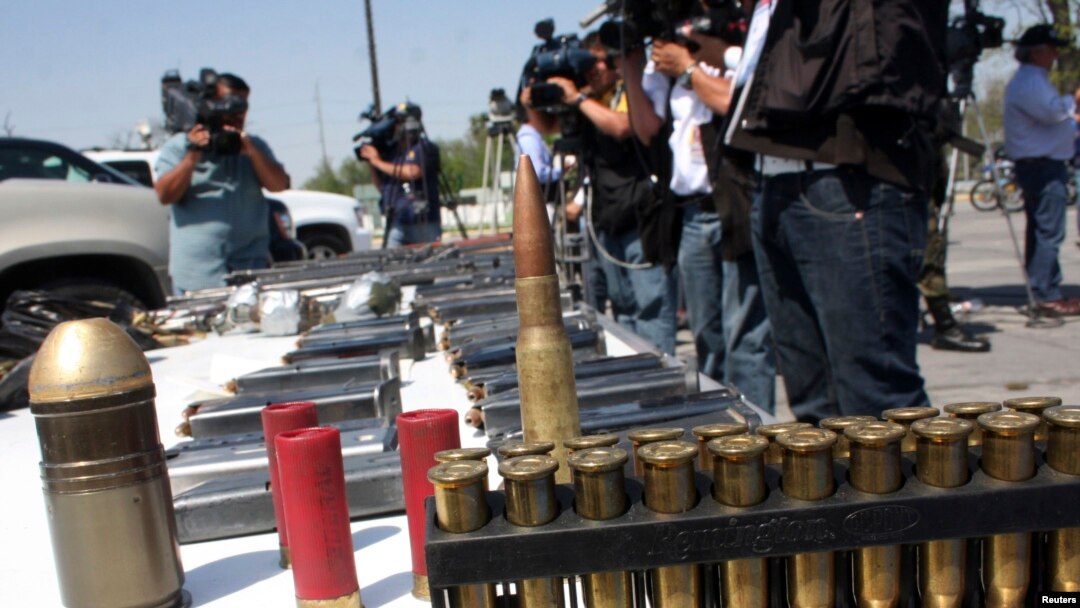 Municiones incautadas durante la detención de Alberto Mendoza Contreras alias "El niño malo", señalado por líder del cártel de los Beltrán Leyva, en Monterrey, México, el 19 de marzo de 2010.