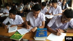 ထိုင်းနိုင်ငံမှာ လက်ရှိပညာသင်ယူနေကြတဲ့ အထောက်အထားမဲ့၊ နိုင်ငံမဲ့ ကျောင်သားကျောင်းသူများ။ (မတ် ၁၀၊ ၂၀၂၄/ဓာတ်ပုံ-ဗွီအိုအေ မြန်မာဌာန)