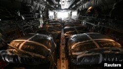 미 공군 C-130J '슈퍼 허큘리스'가 지난 2일 가자지구 상공에서 구호품 투하를 진행하고 있다. (자료사진)