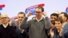 Predsednik Srbije Aleksandar Vučić u sedištu SNS u izbornoj noći, 17. decembar 2023. (Foto: Reuters/Zorana Jevtić)