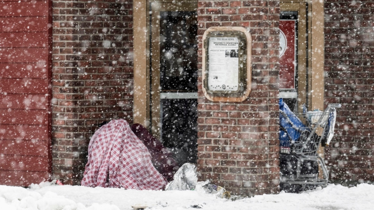 Anchorage Adds to Record Homeless Death Total as Storm Drops 61 Cm of Snow