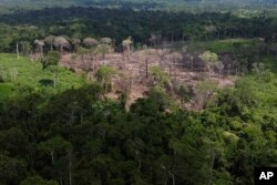 Deforestasi di negara bagian Acre, Brazil, 8 Desember 2022. (Foto: AP)